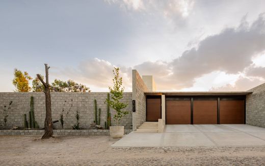 Vrijstaand huis in Santiago de Querétaro, Querétaro