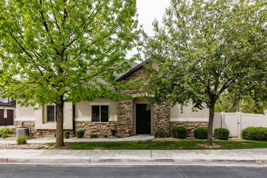 Townhouse in Woods Cross, Davis County