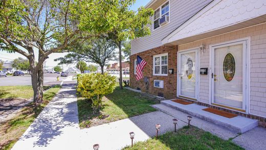 Duplex in North Wildwood, Cape May County
