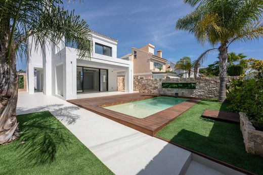 独立式房屋  出售 Estepona