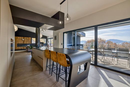 Casa en Annecy-le-Vieux, Alta Saboya