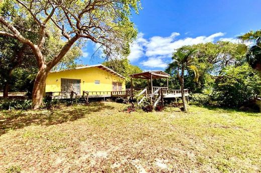 Detached House in Palmetto Point, Central Eleuthera District