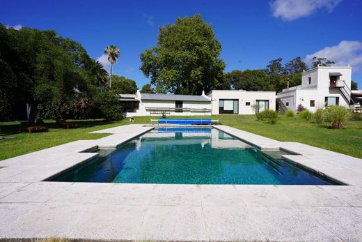 Country House in Colonia Nicolich, Nicolich