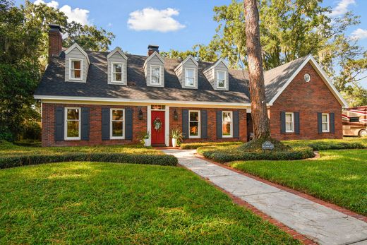 Einfamilienhaus in Temple Terrace, Hillsborough County