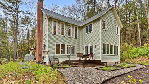Detached House in Tyringham, Berkshire County