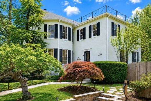 Detached House in Chevy Chase, Washington County
