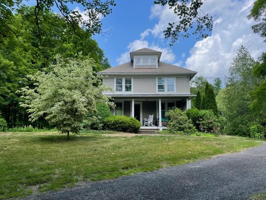 Detached House in Woodbury, Litchfield County