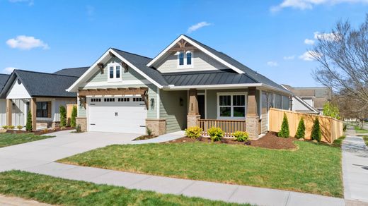 Luxury home in Oak Ridge, Anderson County
