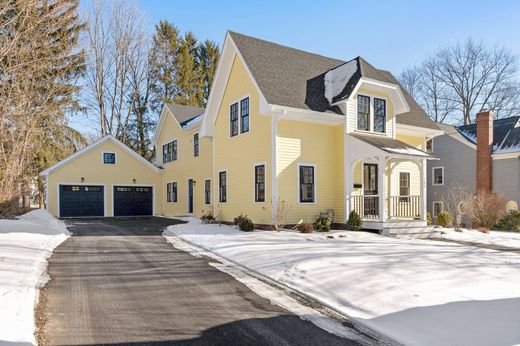 Einfamilienhaus in Bedford, Middlesex County