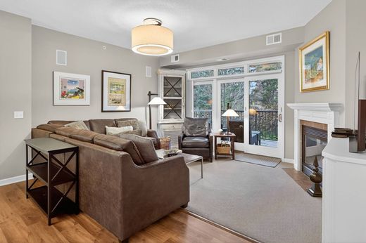 ‏דירה ב  Edina, Hennepin County