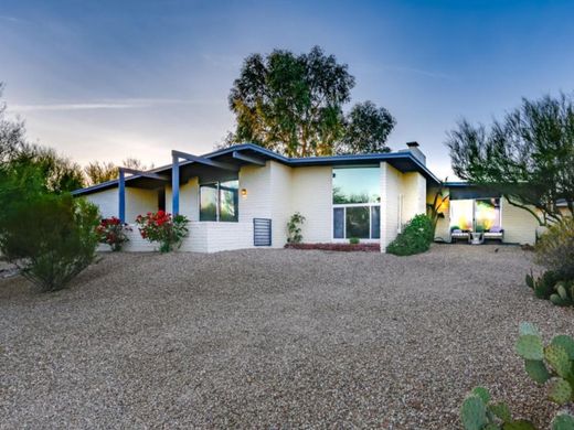 Detached House in Fountain Hills, Maricopa County