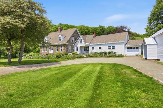 Detached House in Woodstock, Windsor County