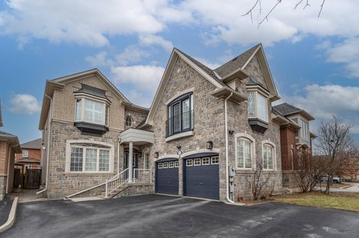 Detached House in Oakville, Ontario