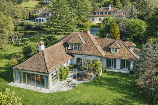 Casa Unifamiliare a St-Légier-La Chiésaz, Riviera-Pays-d'Enhaut District