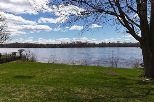 Terreno en Sainte-Dorothée, Laval Region