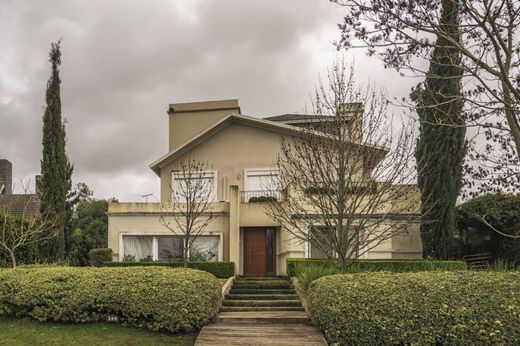 Vrijstaand huis in Colonia Nicolich, Nicolich