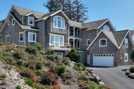 Luxury home in Tillamook, Tillamook County