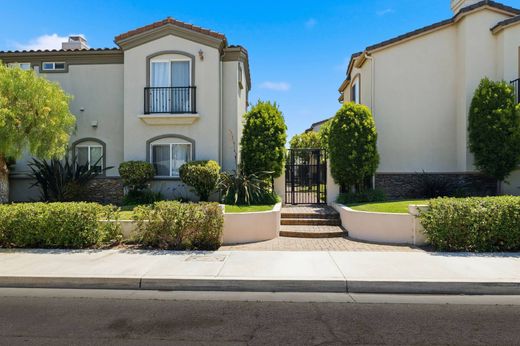 Townhouse in Lawndale, Los Angeles County
