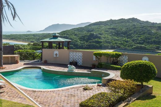 Detached House in Sedgefield, Eden District Municipality