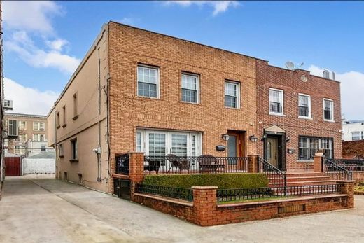 Villa Plurifamiliare a Brooklyn, Kings County
