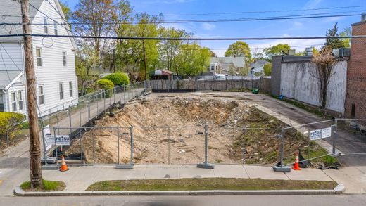 Land in Newton, Middlesex County