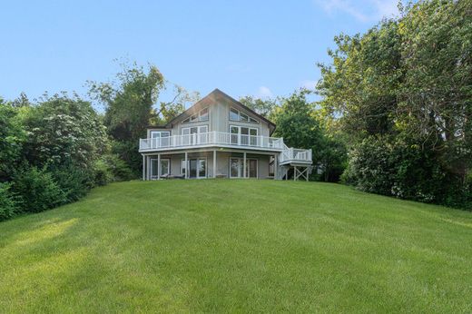 Luxury home in Portsmouth, Newport County