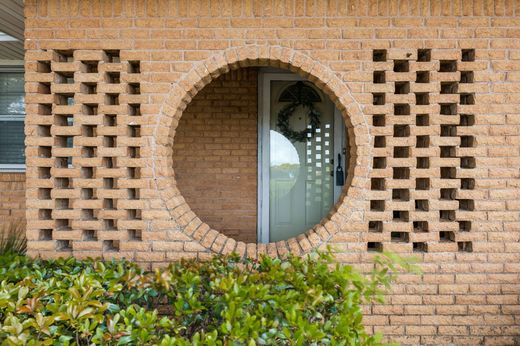 Detached House in Dallas, Dallas County