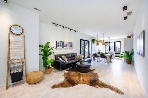 Apartment in Chicago, Cook County
