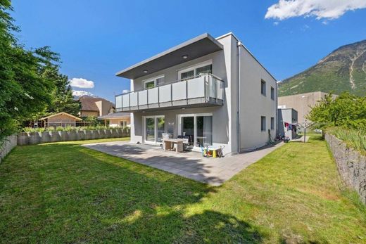 Luxus-Haus in Charrat, Martigny District