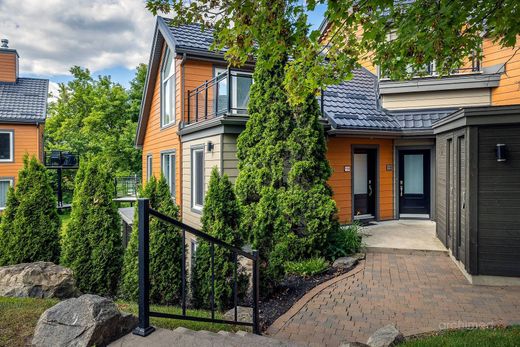 套间/公寓  Saint-Sauveur, Laurentides