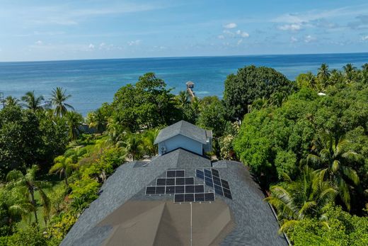 Vrijstaand huis in Roatán