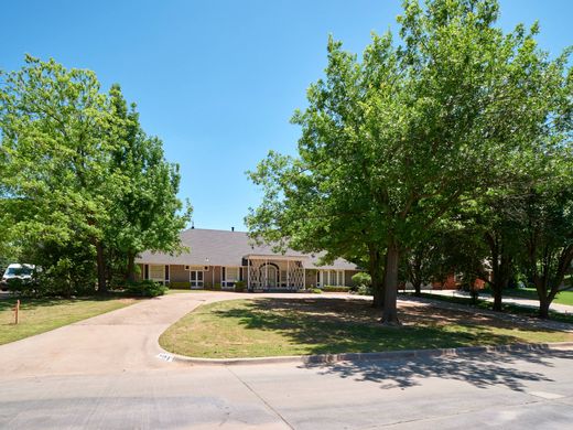 Einfamilienhaus in Nichols Hills, Oklahoma County