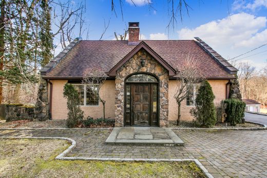 Detached House in Hartsdale, Westchester County