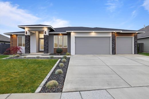 Detached House in Kennewick, Benton County