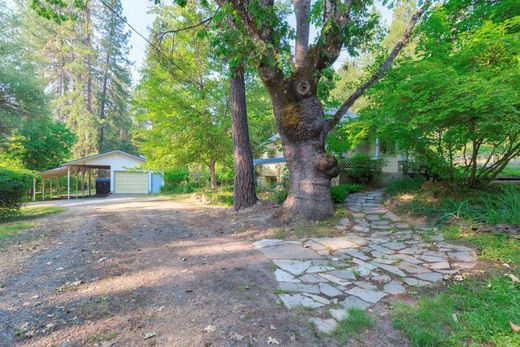 Luxury home in Rogue River, Jackson County