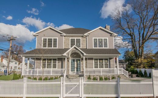 Dom jednorodzinny w Glen Cove, Nassau County