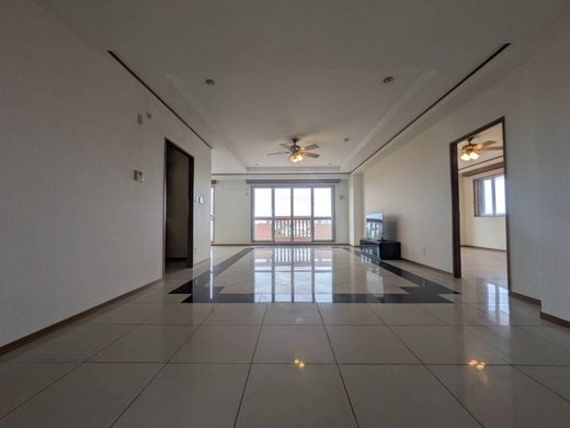 아파트 / Yomitan, Nakagami-gun