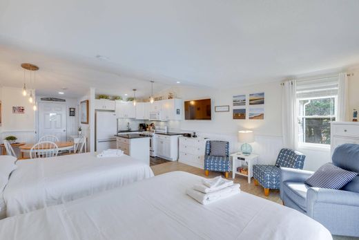 Apartment in North Truro, Barnstable County