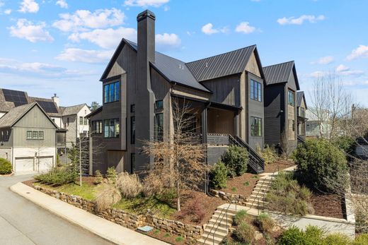 Detached House in Chattahoochee Hills, Fulton County