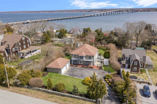 Detached House in North Kingstown, Washington County