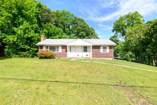 Detached House in Stamford, Fairfield County