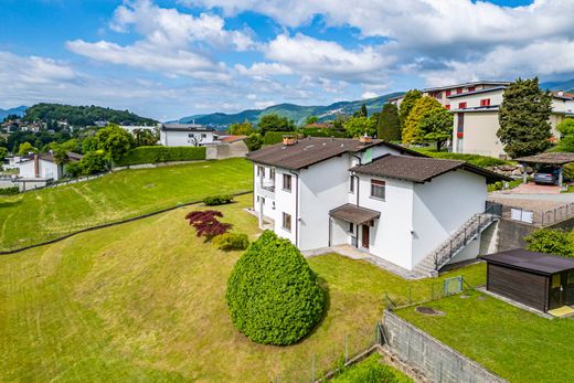 Detached House in Comano, Lugano