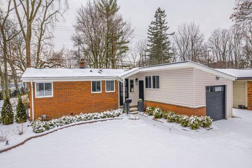 Detached House in Birmingham, Oakland County