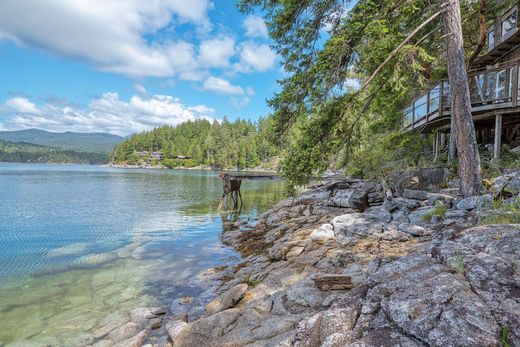Detached House in Sechelt, Sunshine Coast Regional District