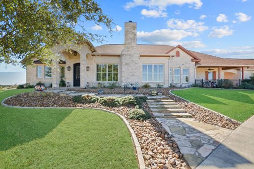 Luxury home in Kerrville, Kerr County