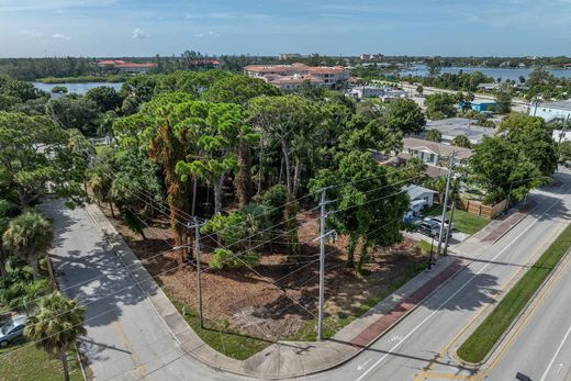 Grond in Nokomis, Sarasota County