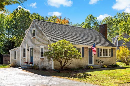 Detached House in East Sandwich, Barnstable County