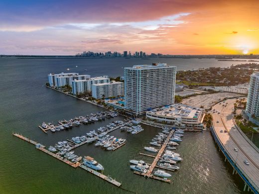 Piso / Apartamento en North Bay Village, Miami-Dade County