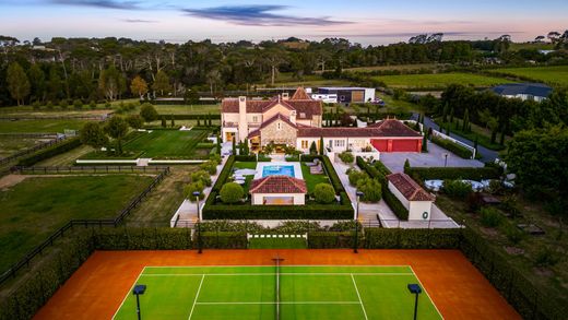Country House in Rodney Point, Auckland