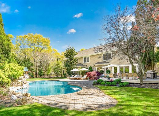 Detached House in Hampton Bays, Suffolk County